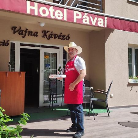 Hotel Pavai Hajduszoboszlo Bagian luar foto