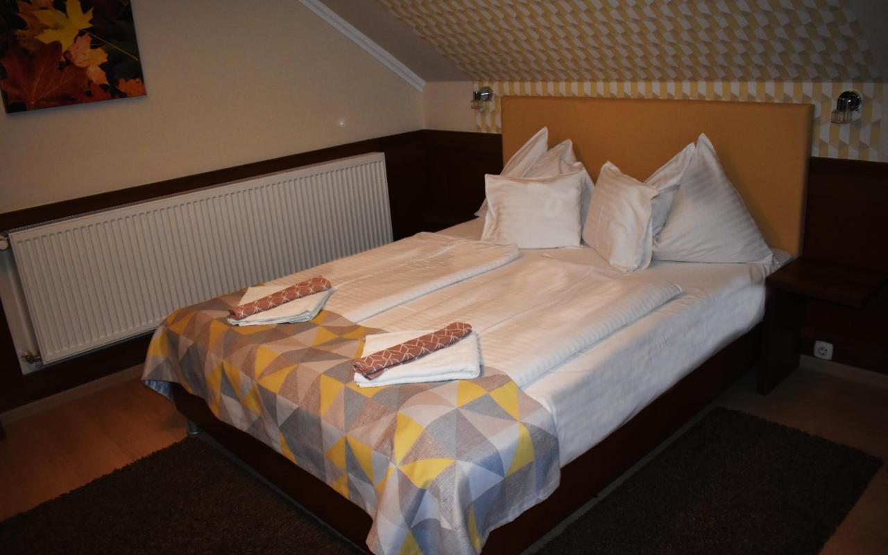 Hotel Pavai Hajduszoboszlo Bagian luar foto