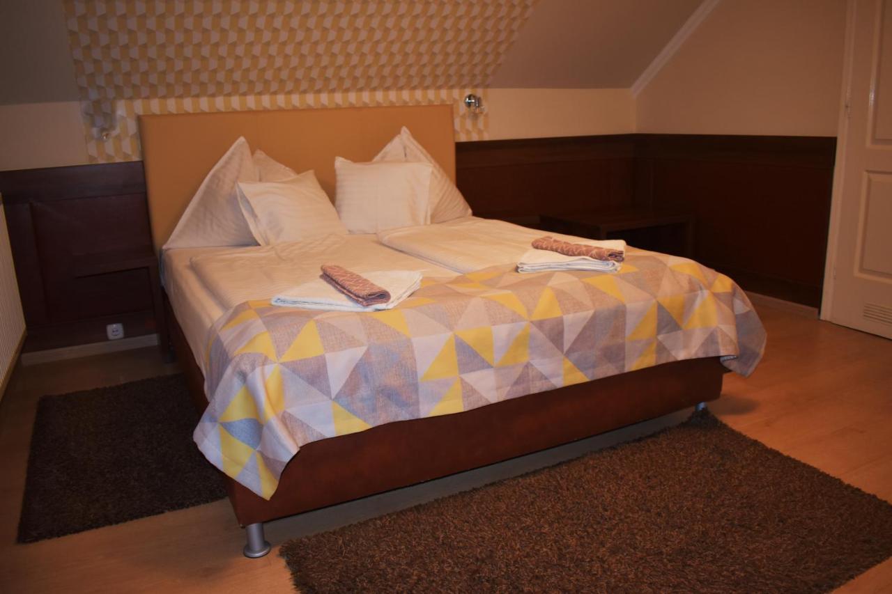 Hotel Pavai Hajduszoboszlo Bagian luar foto