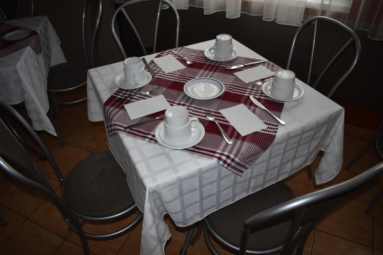 Hotel Pavai Hajduszoboszlo Bagian luar foto