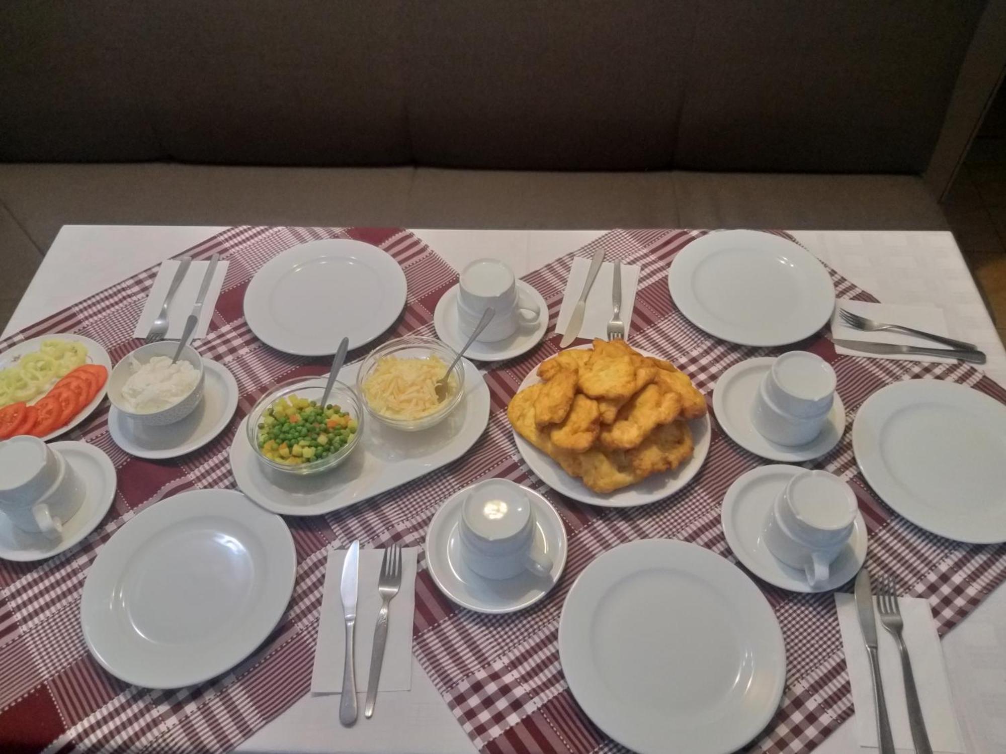 Hotel Pavai Hajduszoboszlo Bagian luar foto