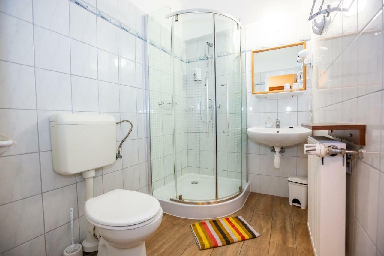 Hotel Pavai Hajduszoboszlo Bagian luar foto